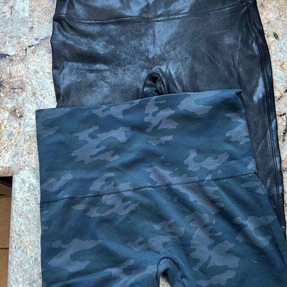2 Spand Black and Camouflage Leggings - Picture 2 of 5